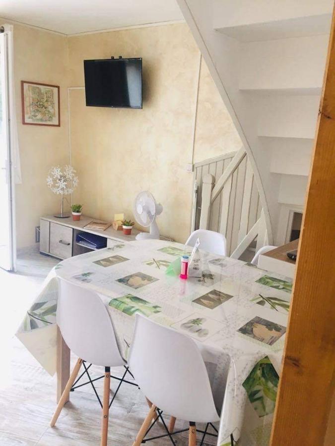 Petite Maison Au Coeur De L Auvergne Jumeaux المظهر الخارجي الصورة